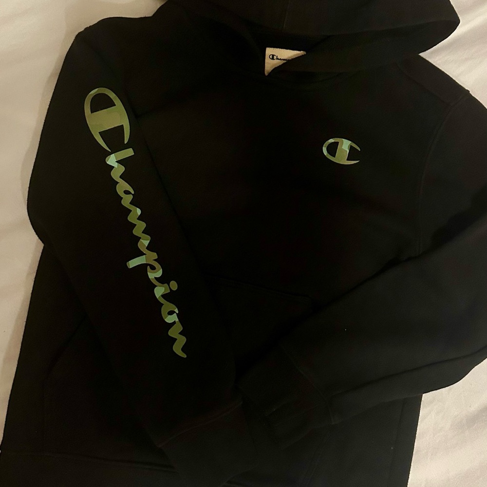 Boys Black Champion Hoodie Camo Details Size 7/8 (small)